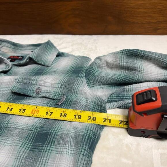 Women’s Wolverine Green Plaid Flannel Longsleeve Large Button Up Shirt - Picture 3 of 7